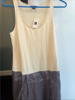 GAP Two-Tone Sleeveless Scoop Dress in Cream and Gray